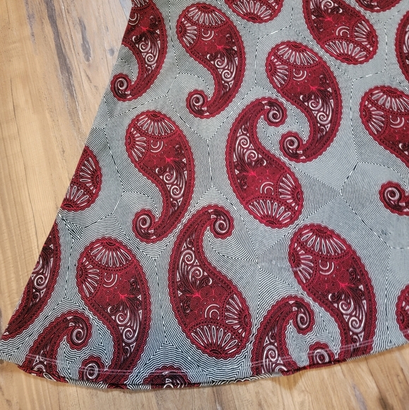 Lularoe Azure A-line Midi Skirt in Red & Black Paisley Print in Size XL - Picture 5 of 5